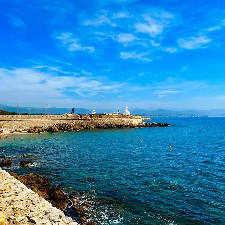 Neuf Vieil Apartment *