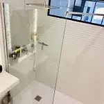 Neuf Vieil 아파트